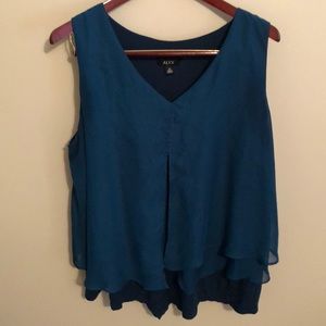 Turquoise layering tank with beautiful layers